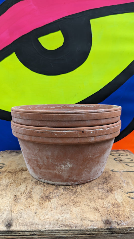 Vintage terracotta: shallow pot 23cm