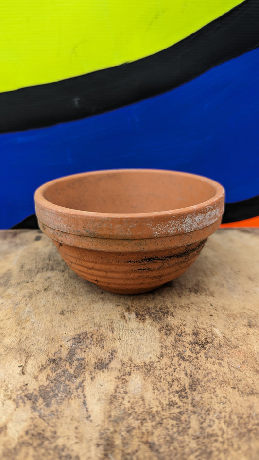 Vintage terracotta: sealed bowl 10cm