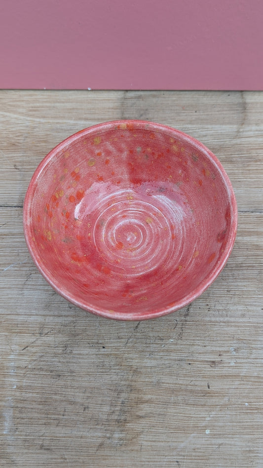 Glazed pot in red speckle