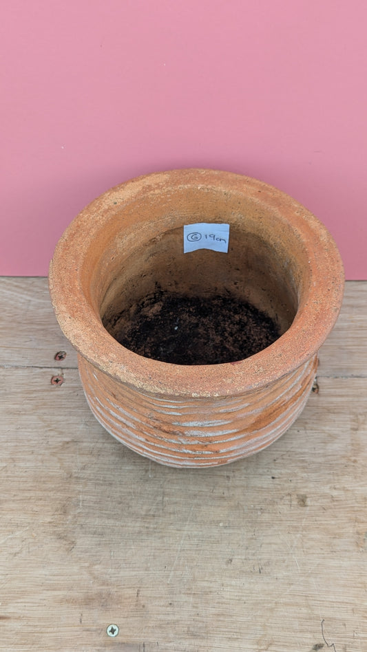 Vintage terracotta pot G - 19cm