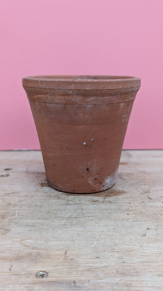 Vintage terracotta pot Q - 12cm