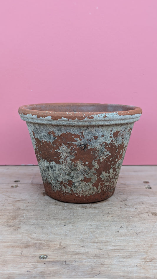 Vintage terracotta pot R - 14cm