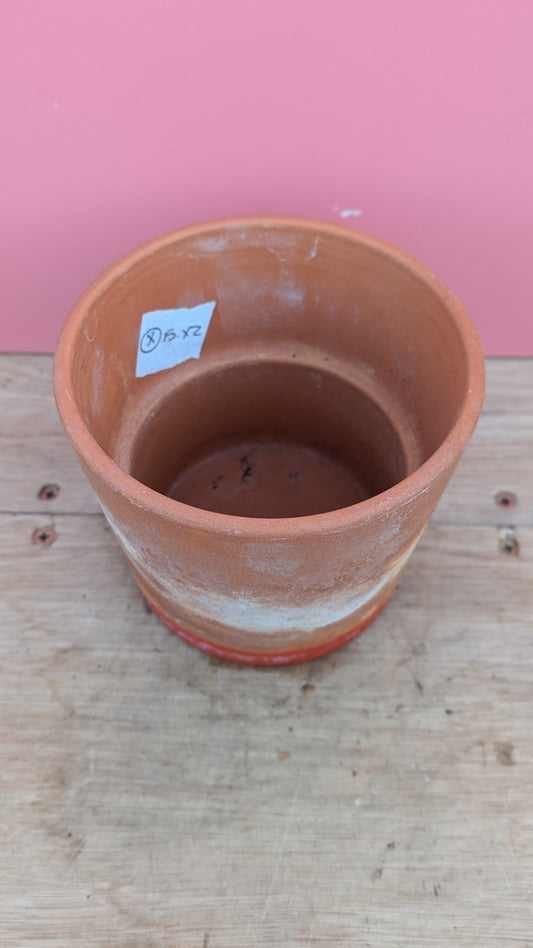 Vintage terracotta pot Y - 15cm